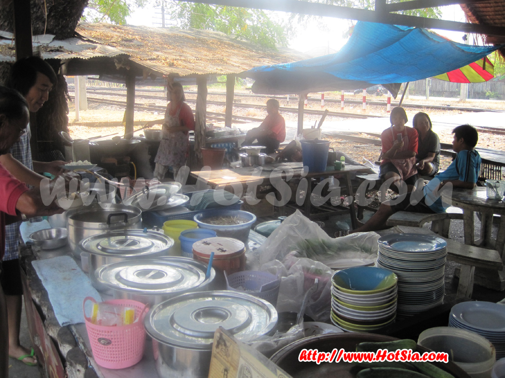 ลำปาง ส้มตำป้าขัน ส้มตำยายขัน ลำปาง ตำปูปลาร้า ตำมะม่วง ข้างสถานีรถไฟ ลำปาง