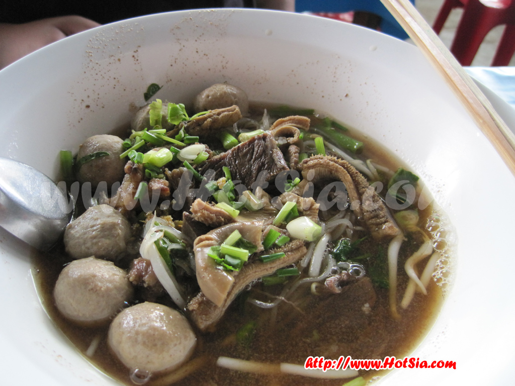 เที่ยวลำพูน ก๋วยเตี๋ยวเนื้อชัยรสเด็ดลำพูน