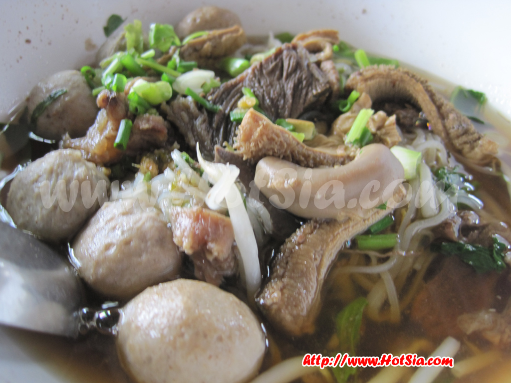 เที่ยวลำพูน ก๋วยเตี๋ยวเนื้อชัยรสเด็ดลำพูน