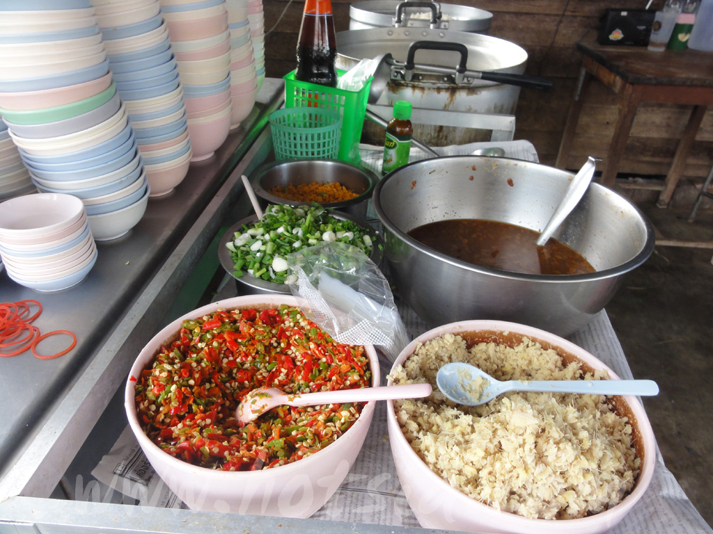 ลำพูน ข้าวมันไก่ ข้าวมันไก่ไทยแลนด์ เมืองลำพูน