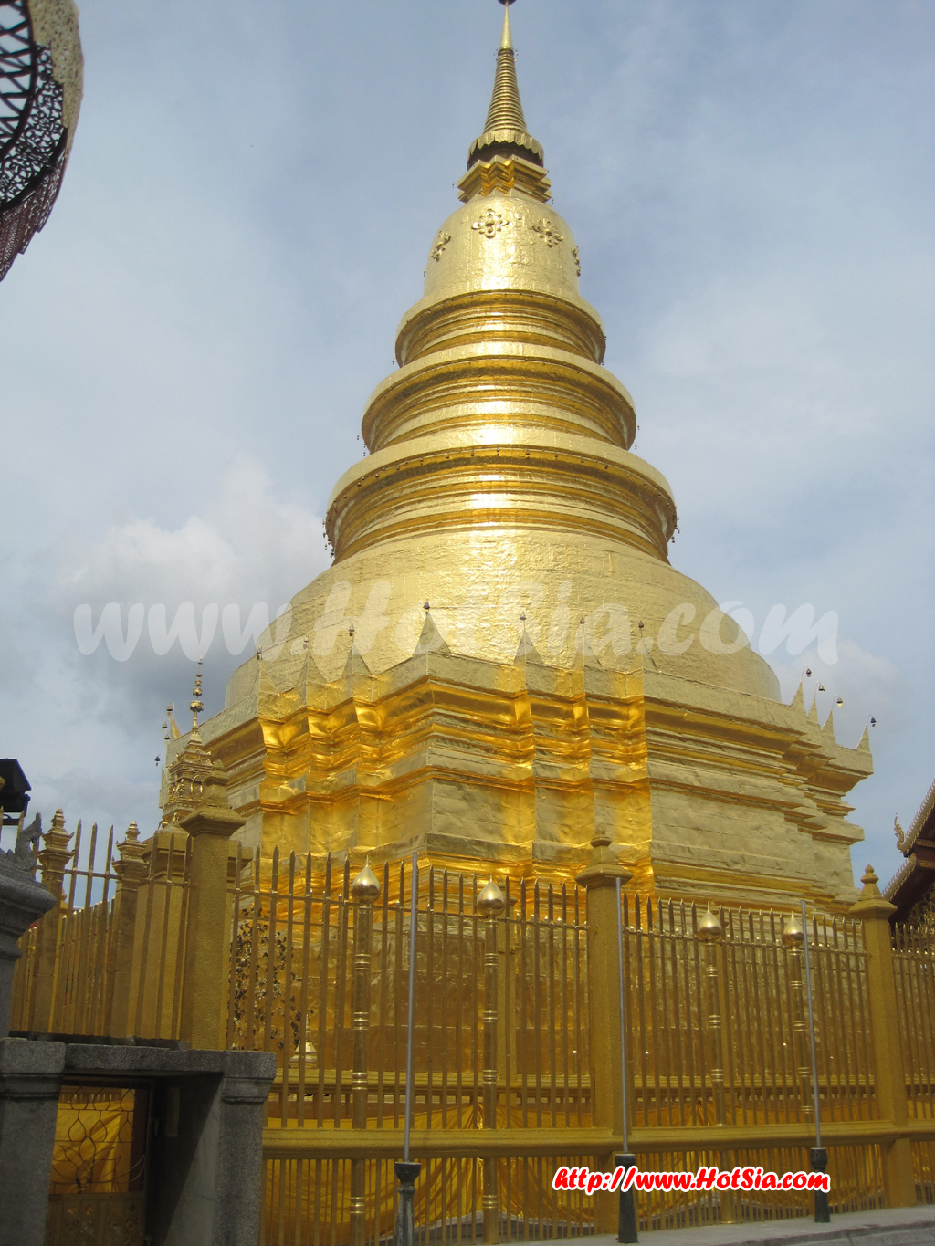 เที่ยวลำพูน วัดพระธาตุหริภุญชัย