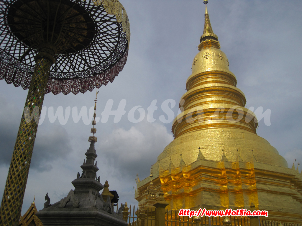 เที่ยวลำพูน วัดพระธาตุหริภุญชัย