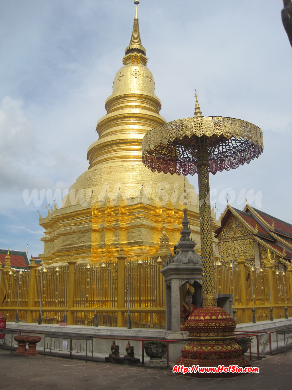 เที่ยวลำพูน วัดพระธาตุหริภุญชัย