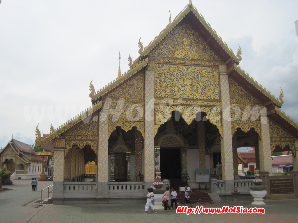 เที่ยวลำพูน วัดพระธาตุหริภุญชัย