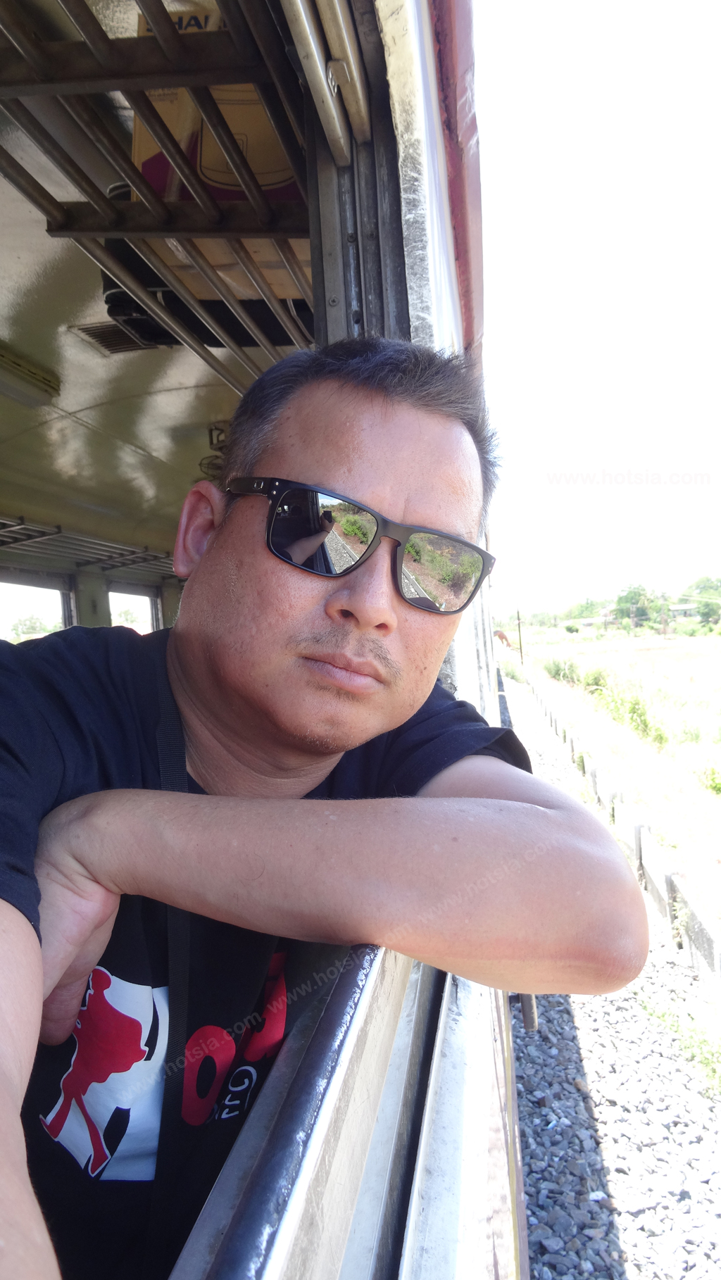 ลพบุรี นั่งรถไฟไปกินผัดกะเพราไทยพวน บ้านสวนปลูกรัก ลพบุรี