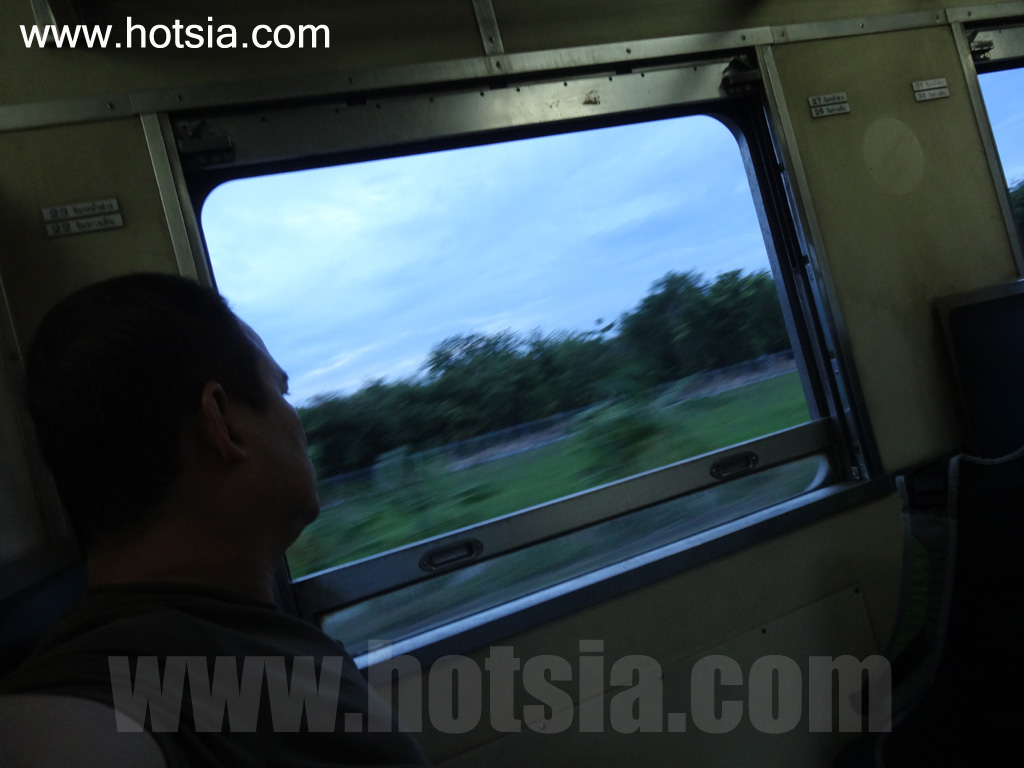 ลพบุรี นั่งรถไฟฟรีจากเมืองลพบุรี