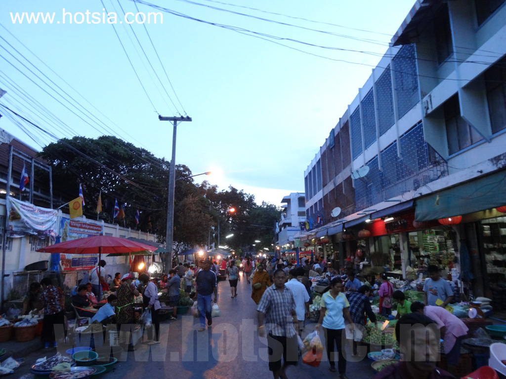 ลพบุรี เดินเล่นเมืองลพบุรี