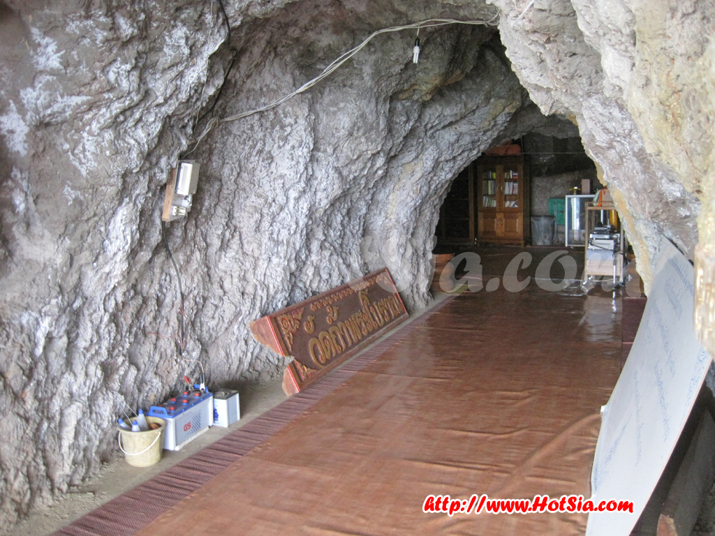 เที่ยวแม่ฮ่องสอน กินข้าววัด ที่วัดถ้ำพระโบราณ แม่สะเรียง