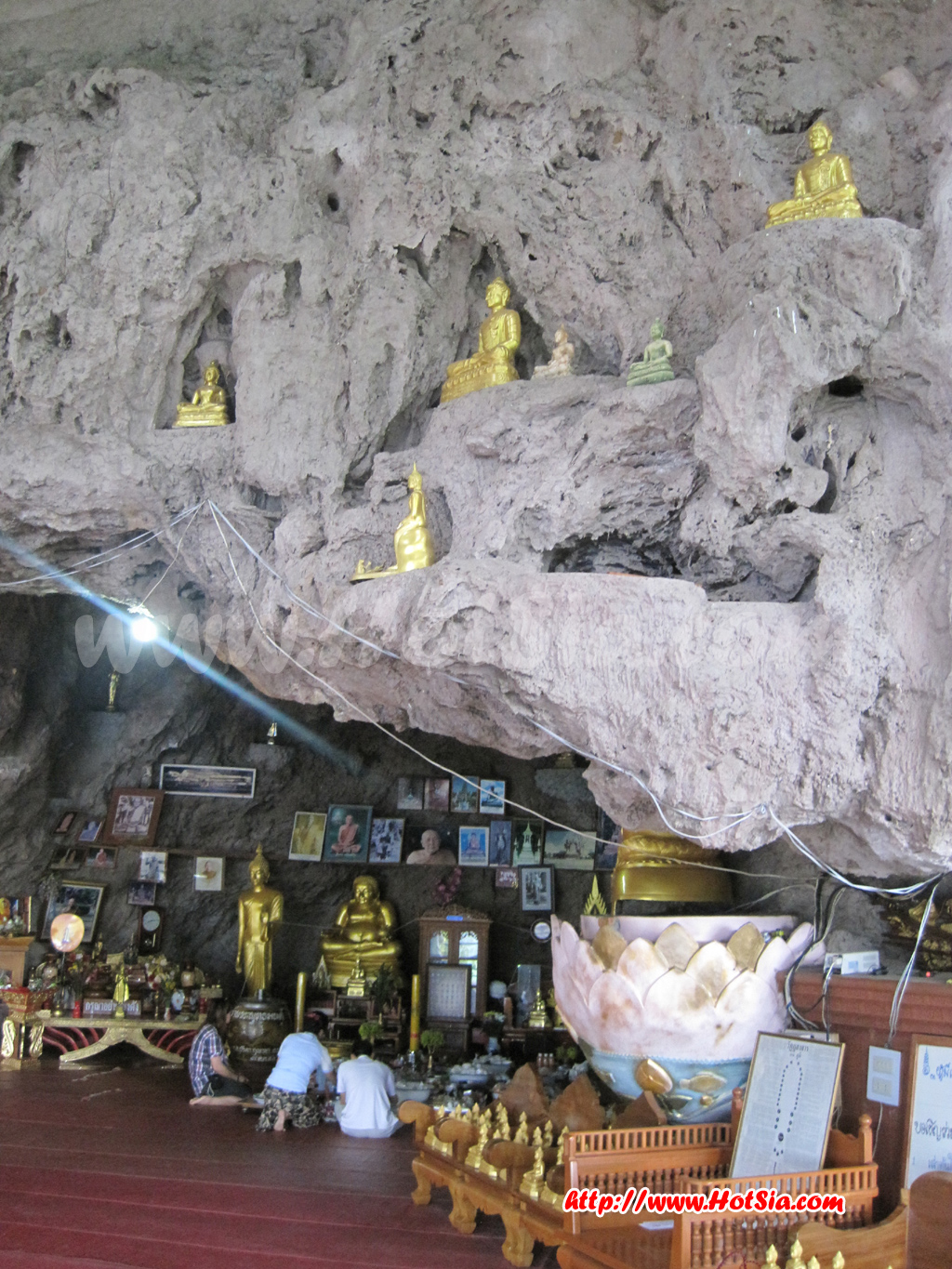 เที่ยวแม่ฮ่องสอน กินข้าววัด ที่วัดถ้ำพระโบราณ แม่สะเรียง