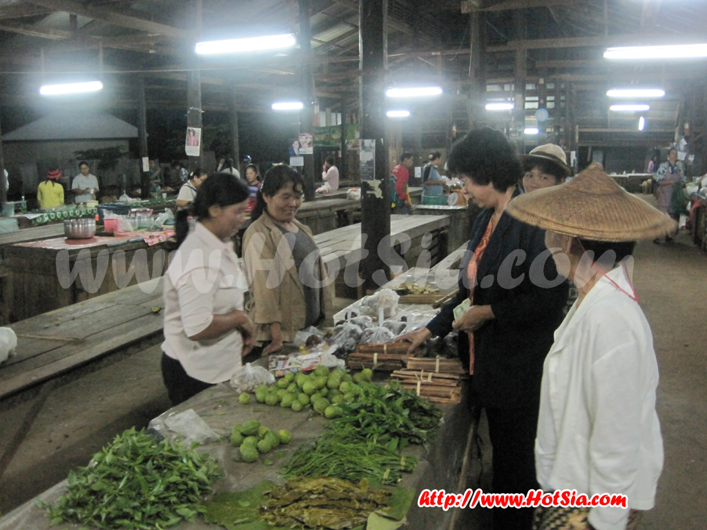 ตลาดเช้าชาวไทใหญ่ขุนยวม