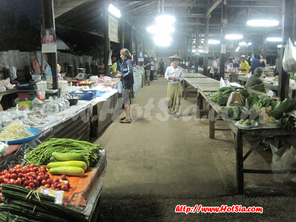 ตลาดเช้าชาวไทใหญ่ขุนยวม
