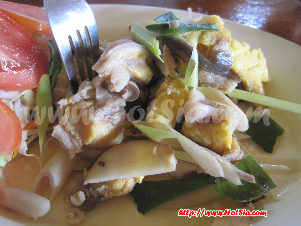 เที่ยวแม่ฮ่องสอน กินปลาสาละวิน ร้านธนบริการ แม่สะเรียง