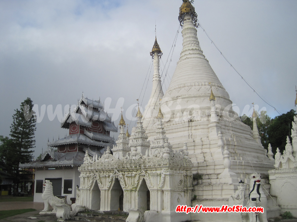 เที่ยวแม่ฮ่องสอน เดินขึ้นพระธาตุดอนกองมู