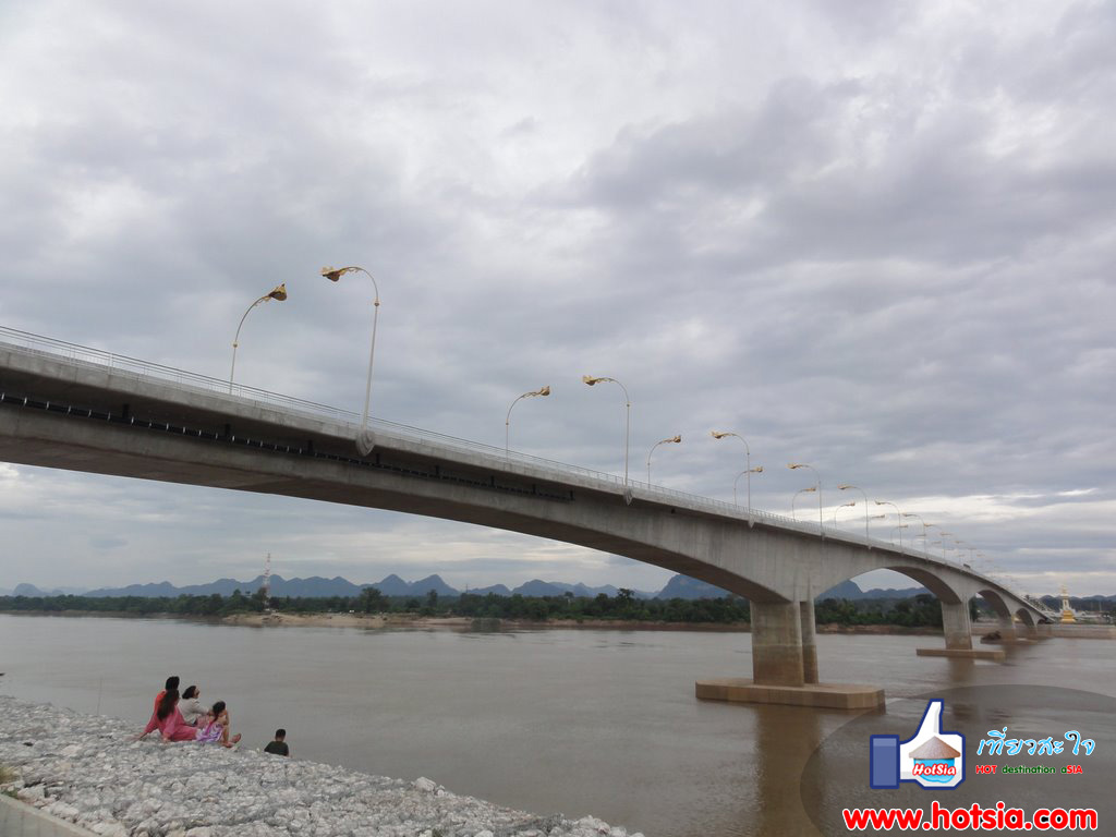 เที่ยวอุตรดิตถ์ สะพานข้ามแม่น้ำโขงไทยแห่งที่ 3 นครพนม ท่าแขก