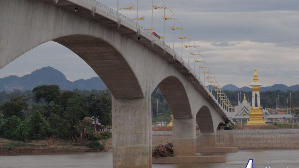 เที่ยวอุตรดิตถ์ สะพานข้ามแม่น้ำโขงไทยแห่งที่ 3 นครพนม ท่าแขก