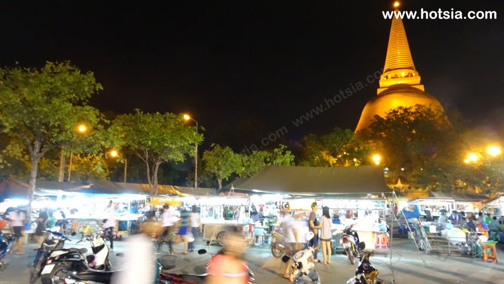 นครปฐม ตลาดของกินหน้าองค์พระ