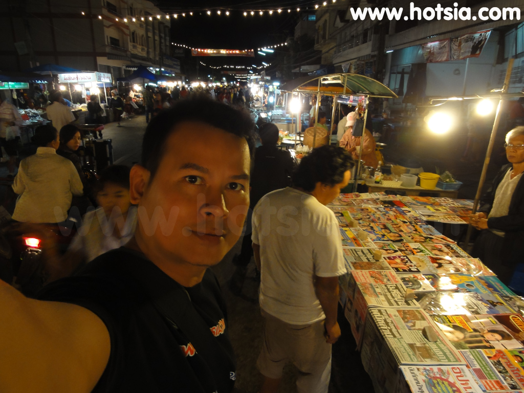 เที่ยวนครพนม ถนนคนเดินไนท์มาร์เก็ต