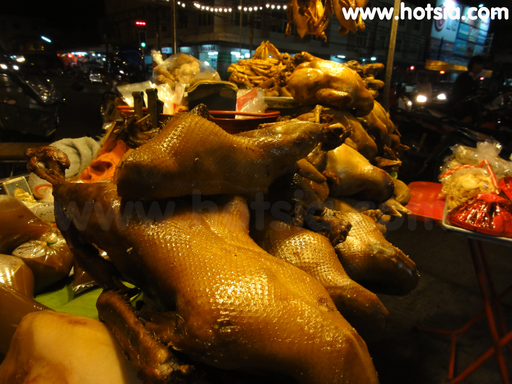 เที่ยวนครพนม ถนนคนเดินไนท์มาร์เก็ต