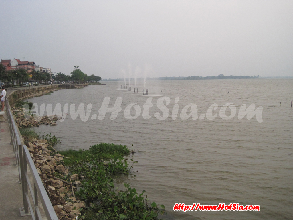 ลำปาง ถนนคนเดินกว๊านพะเยาและตลาดเช้าชาวพะเยา