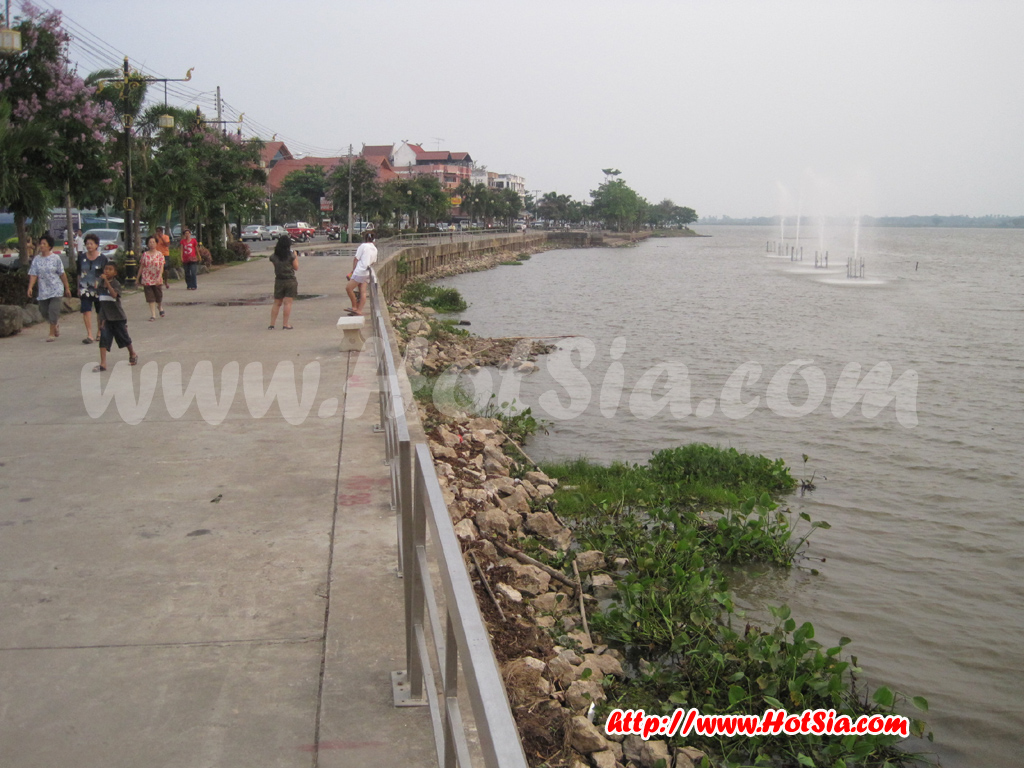 ลำปาง ถนนคนเดินกว๊านพะเยาและตลาดเช้าชาวพะเยา