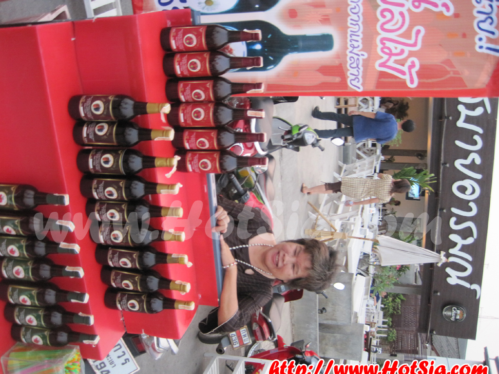 ลำปาง ถนนคนเดินกว๊านพะเยาและตลาดเช้าชาวพะเยา
