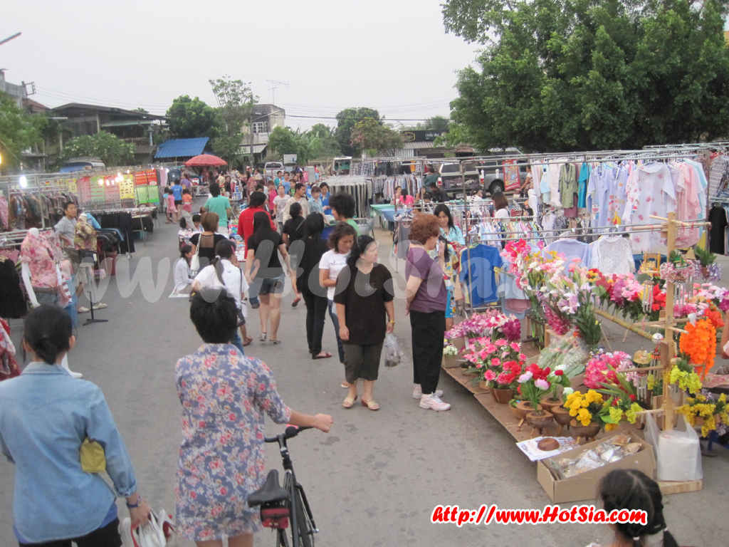 ลำปาง ถนนคนเดินกว๊านพะเยาและตลาดเช้าชาวพะเยา