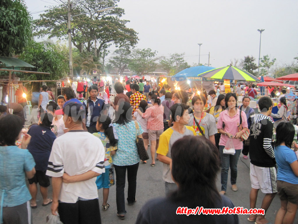 ลำปาง ถนนคนเดินกว๊านพะเยาและตลาดเช้าชาวพะเยา