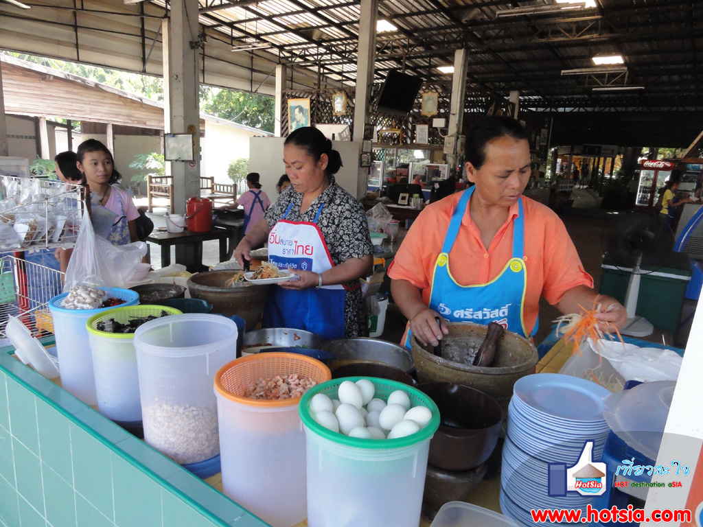 เที่ยวเพชรบูรณ์ ไก่ย่างวิเชียรบุรี ร้านบัวงตอง