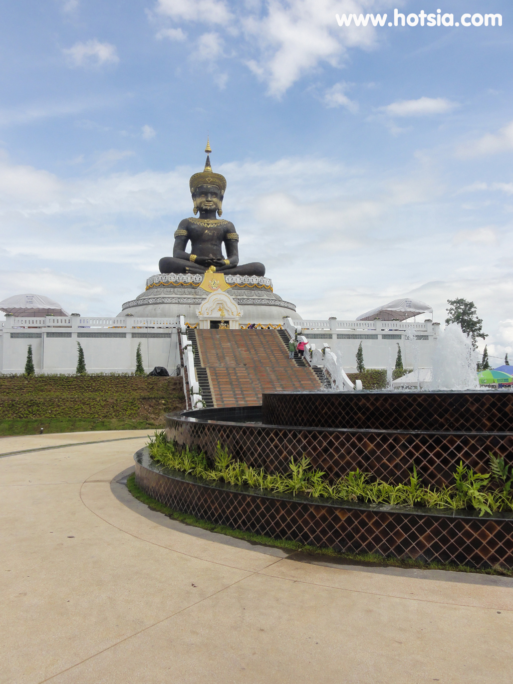 เที่ยวเพชรบูรณ์ พระพุทธมหาธรรมราชา ใหญ่ที่สุดในโลก จังหวัดเพชรบูรณ์