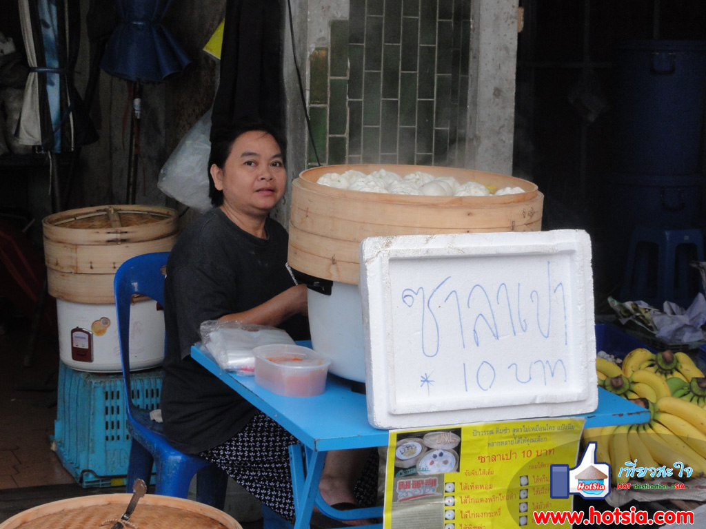 เที่ยวเพชรบุรี เที่ยววัดมหาธาตุและเดินตลาดเช้าเพชรบุรี