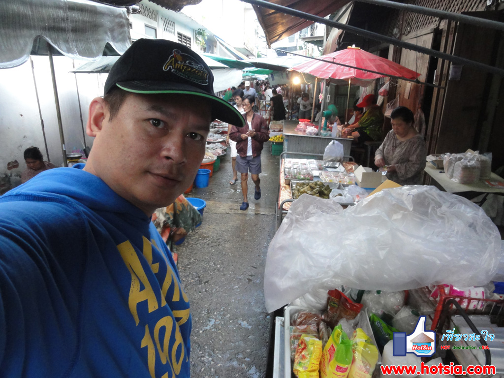 เที่ยวเพชรบุรี เที่ยววัดมหาธาตุและเดินตลาดเช้าเพชรบุรี