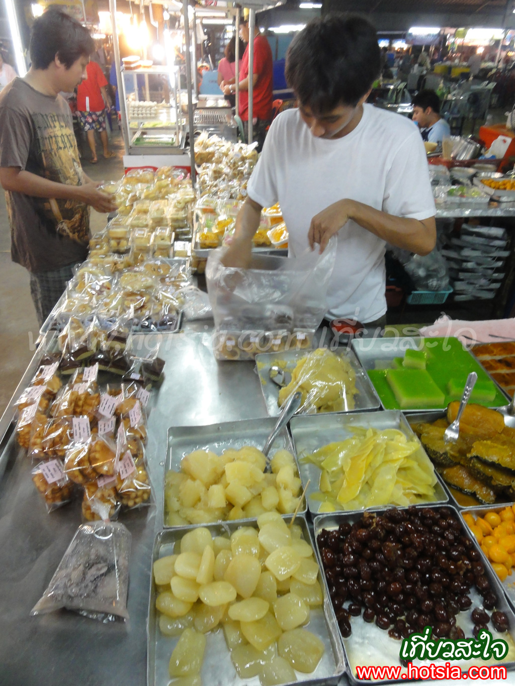 เที่ยวเพชรบุรี ตลาดโต้รุ่งเพชรบุรี