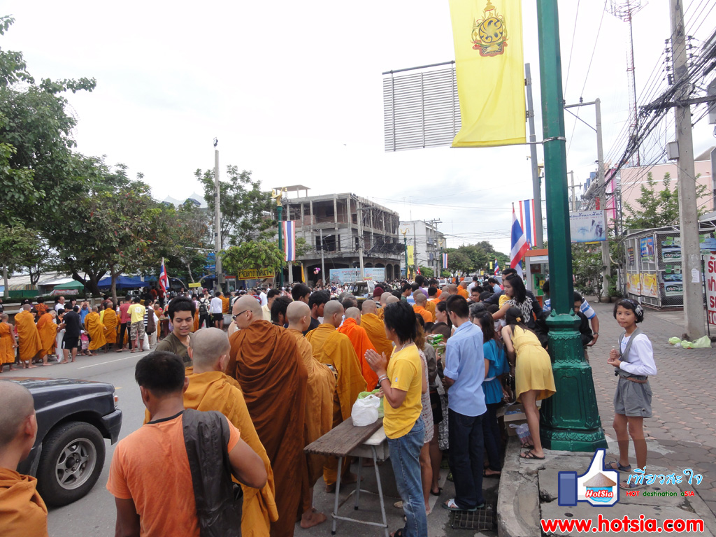 เที่ยวเพชรบุรี ตักบาตรเทโว เขาวัง