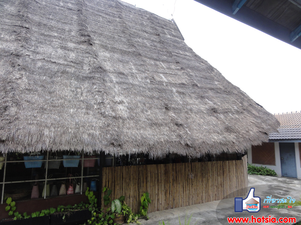 เที่ยวเพชรบุรี หมู่บ้านลาวโซ่ง เขาย้อย