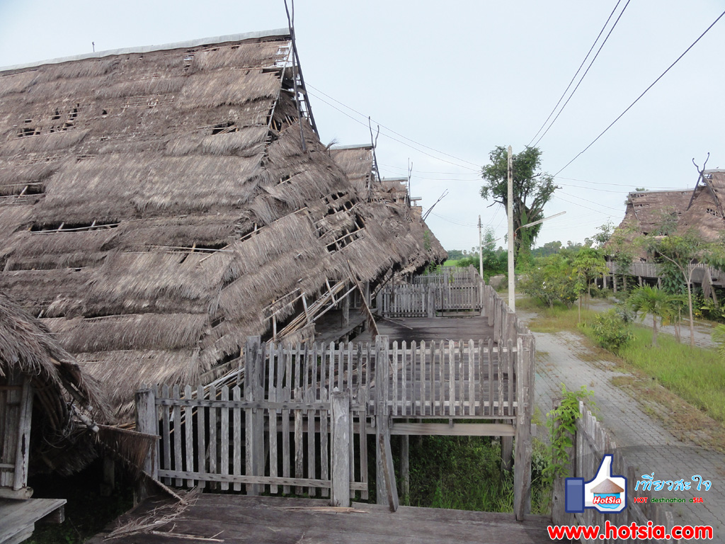 เที่ยวเพชรบุรี หมู่บ้านลาวโซ่ง เขาย้อย