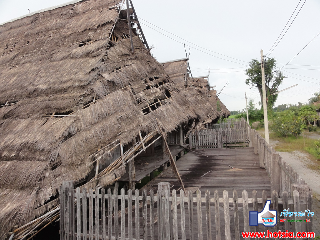 เที่ยวเพชรบุรี หมู่บ้านลาวโซ่ง เขาย้อย