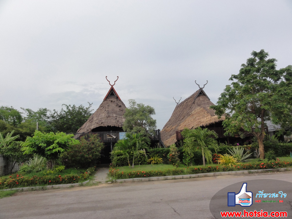 เที่ยวเพชรบุรี หมู่บ้านลาวโซ่ง เขาย้อย