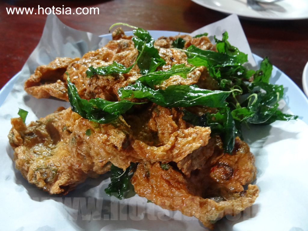เที่ยวเพชรบุรี ร้านครัวต้นสนแก่งกระจาน
