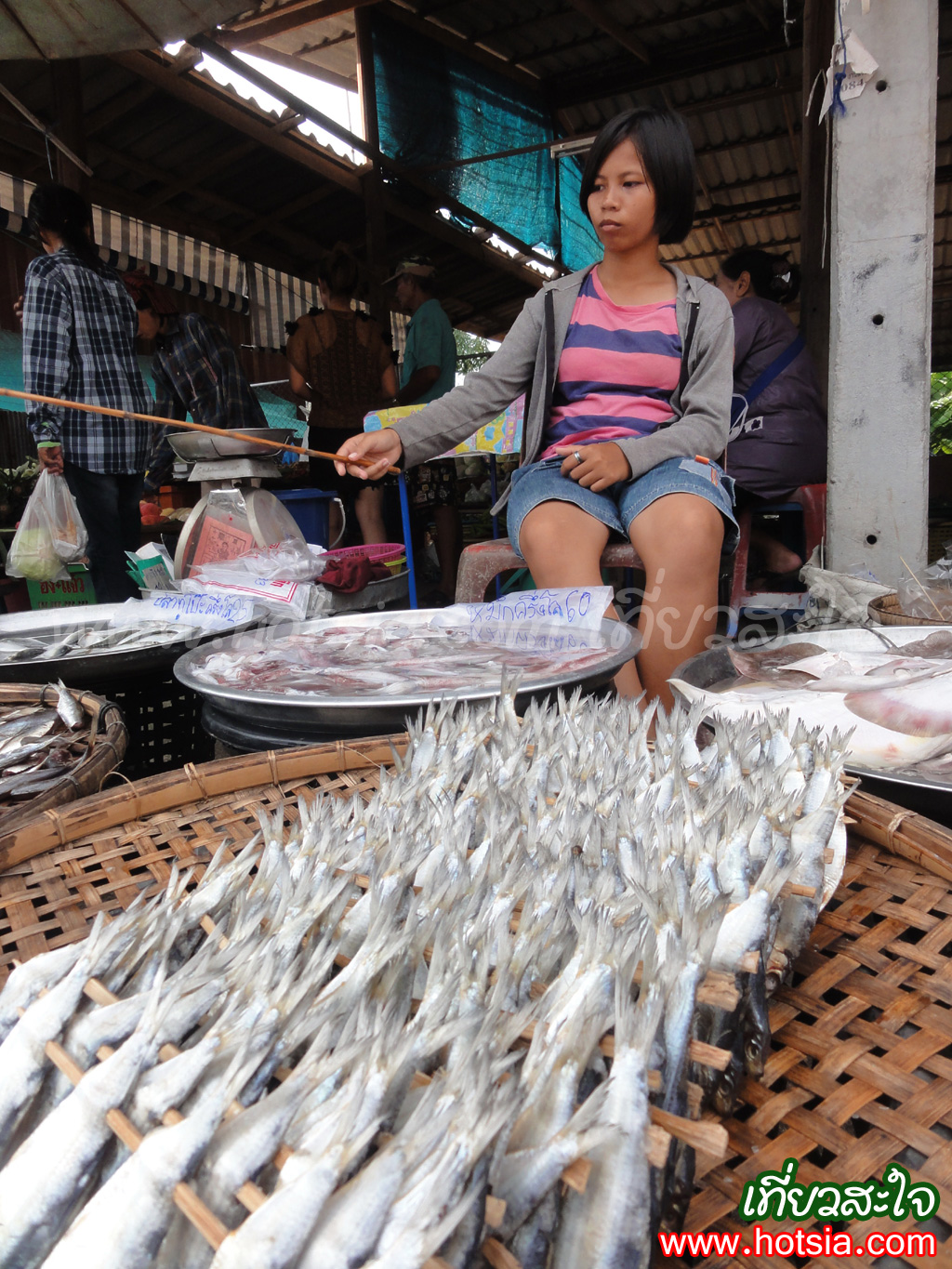 เที่ยวเพชรบุรี ตลาดหน้าวัดยาง เพชรบุรี