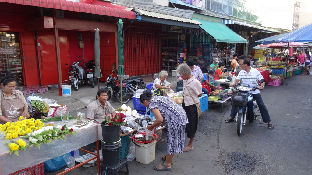จังหวัดพิจิตร ตลาดเช้าตะพานหิน