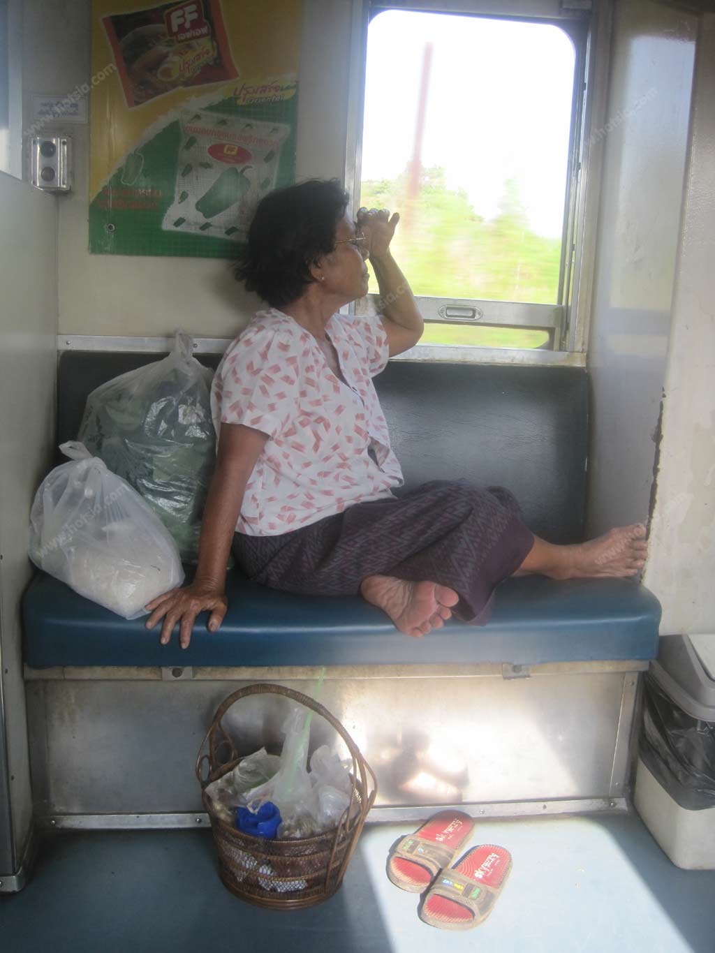 เที่ยวพิษณุโลก นั่งรถไฟฟรีจากพิษณุโลกมานครสวรรค์
