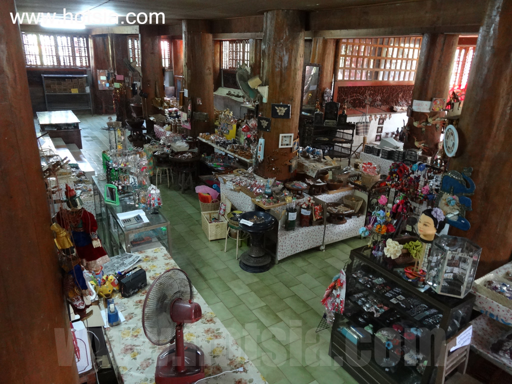 เมืองแพร่ บ้านประทับใจ บ้านไม้สัก 130 ต้นเ เมืองแพร่