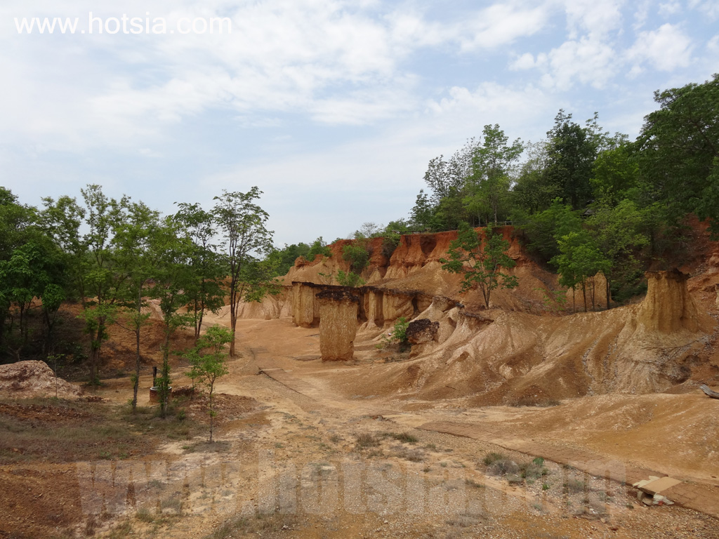 เมืองแพร่ ไก่ย่างแพะเมืองผี เมืองแพร่