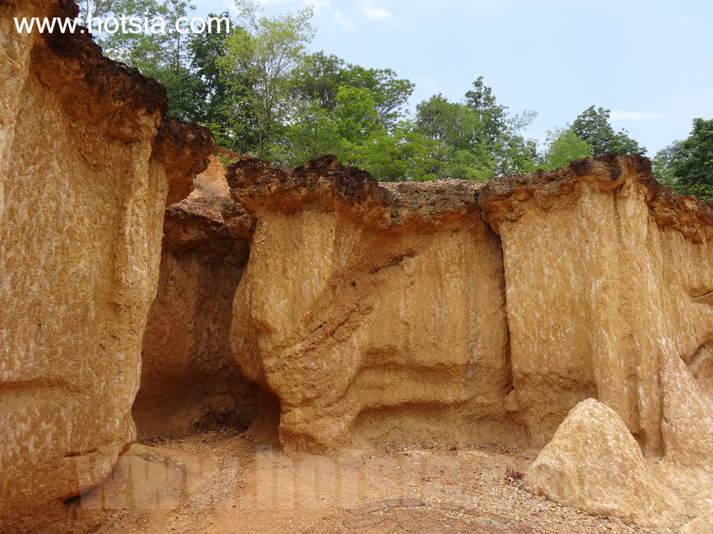 เมืองแพร่ ไก่ย่างแพะเมืองผี เมืองแพร่