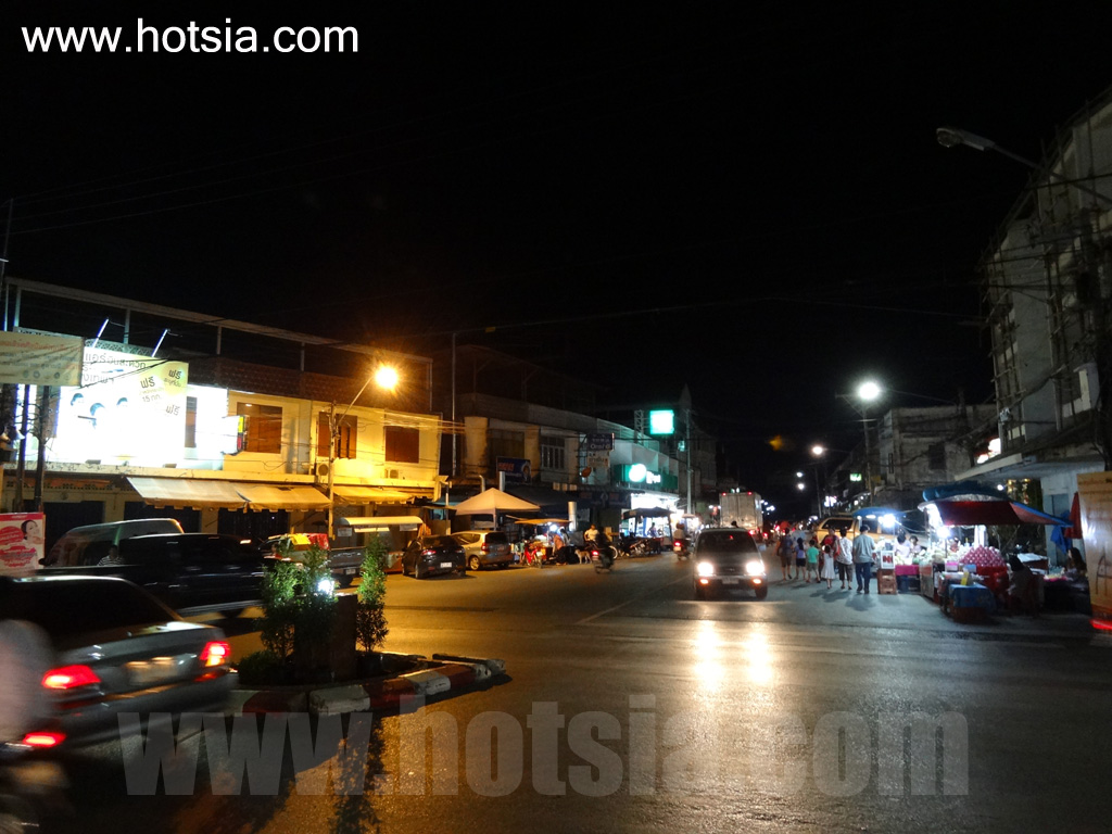 เมืองแพร่ ตลาดโต้รุ่งประตูชัยเมืองแพร่