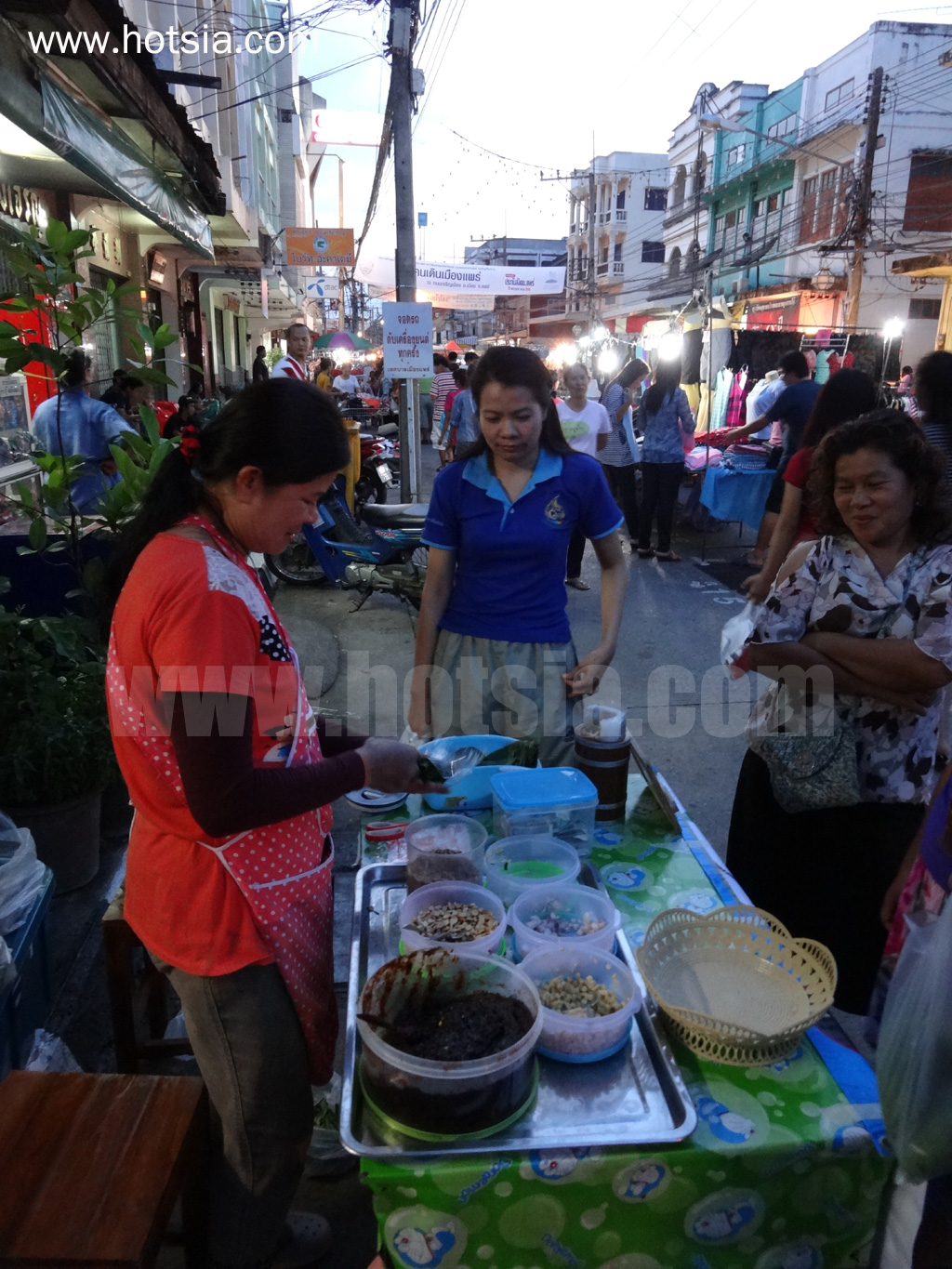เมืองแพร่ ถนนคนเดินเมืองแพร่