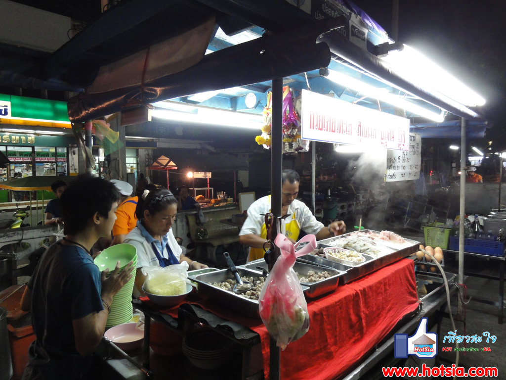 เที่ยวประจวบฯ ตลาดโต้รุ่ง