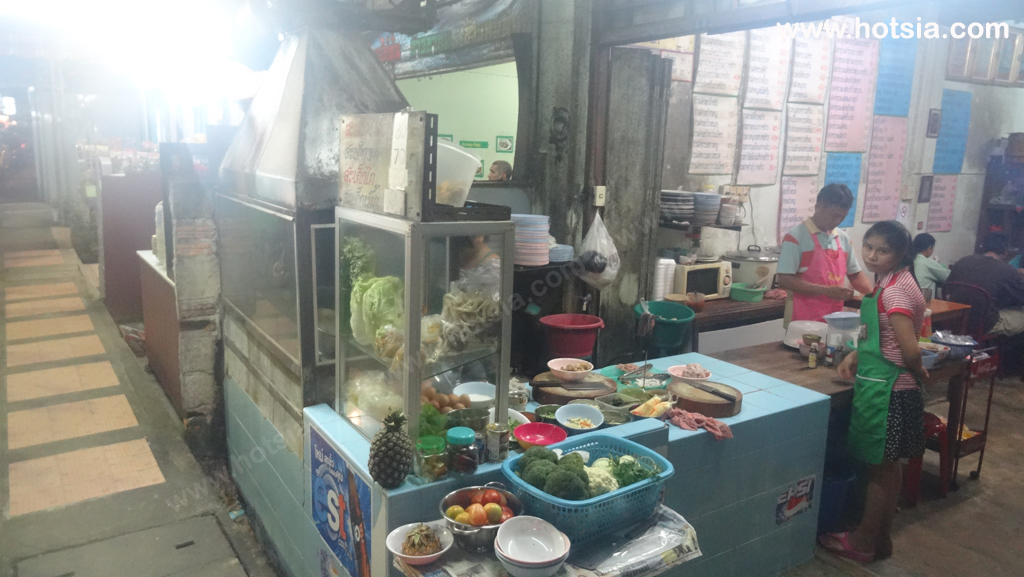 ระนอง ผัดกระเพรา สเต๊กปลา ร้านอร่อยในระนอง