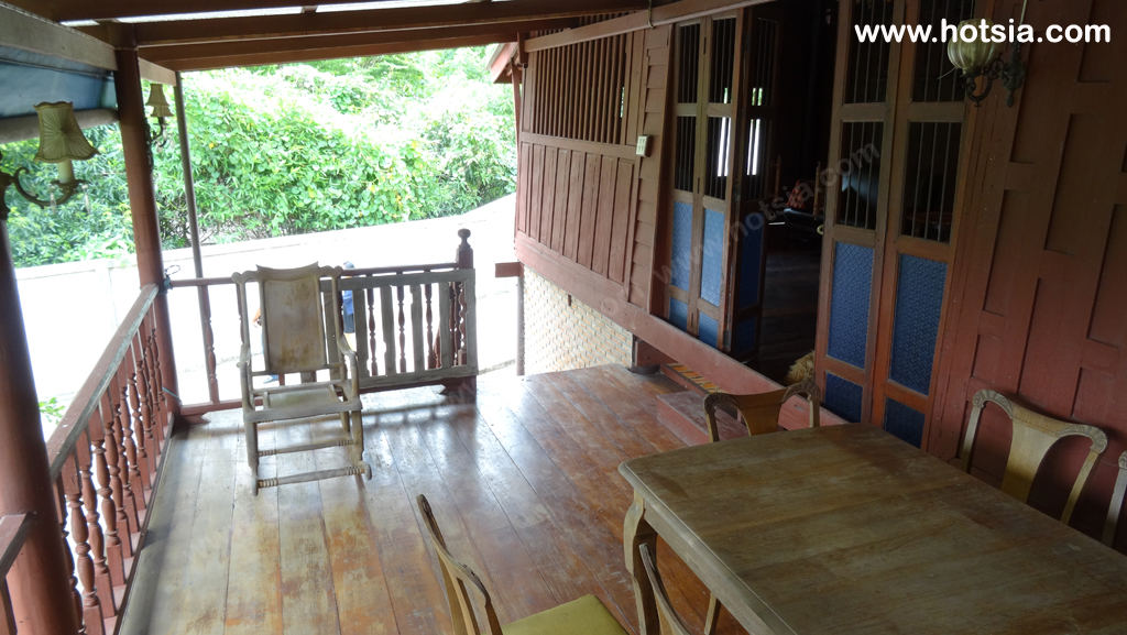 ราชบุรี โฮมสเตย์บ้านทรงไทย ริมแม่น้ำแม่กรอง บ้านโป่ง