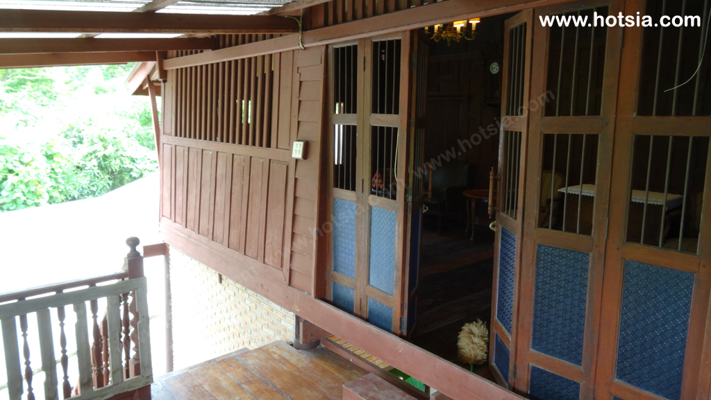 ราชบุรี โฮมสเตย์บ้านทรงไทย ริมแม่น้ำแม่กรอง บ้านโป่ง